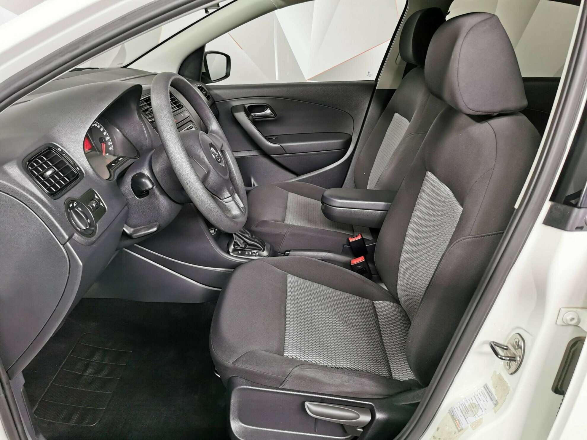 Volkswagen Polo 1.6 АКПП, 2014, 115 000 км фото 6