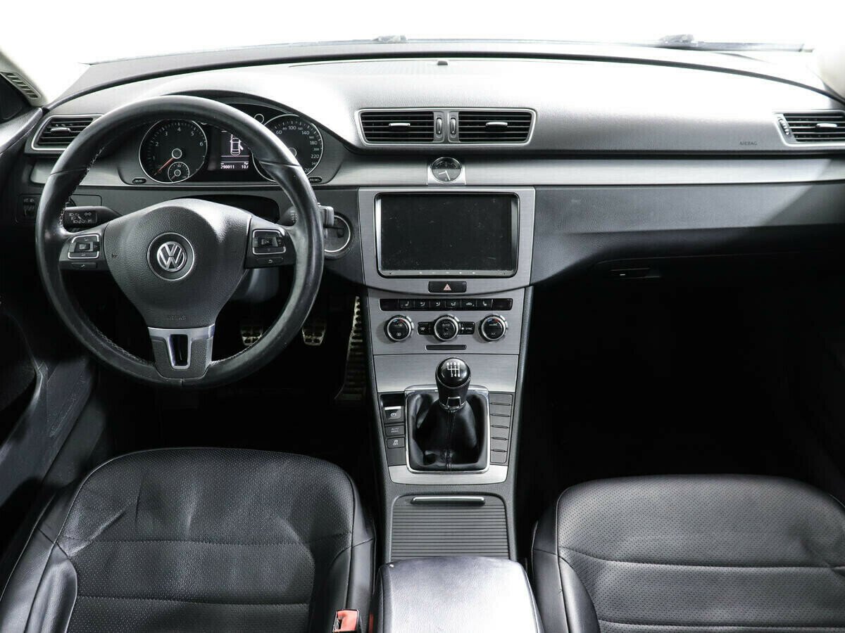 Volkswagen Passat 1.8 МКПП, 2011, 151 000 км фото 8