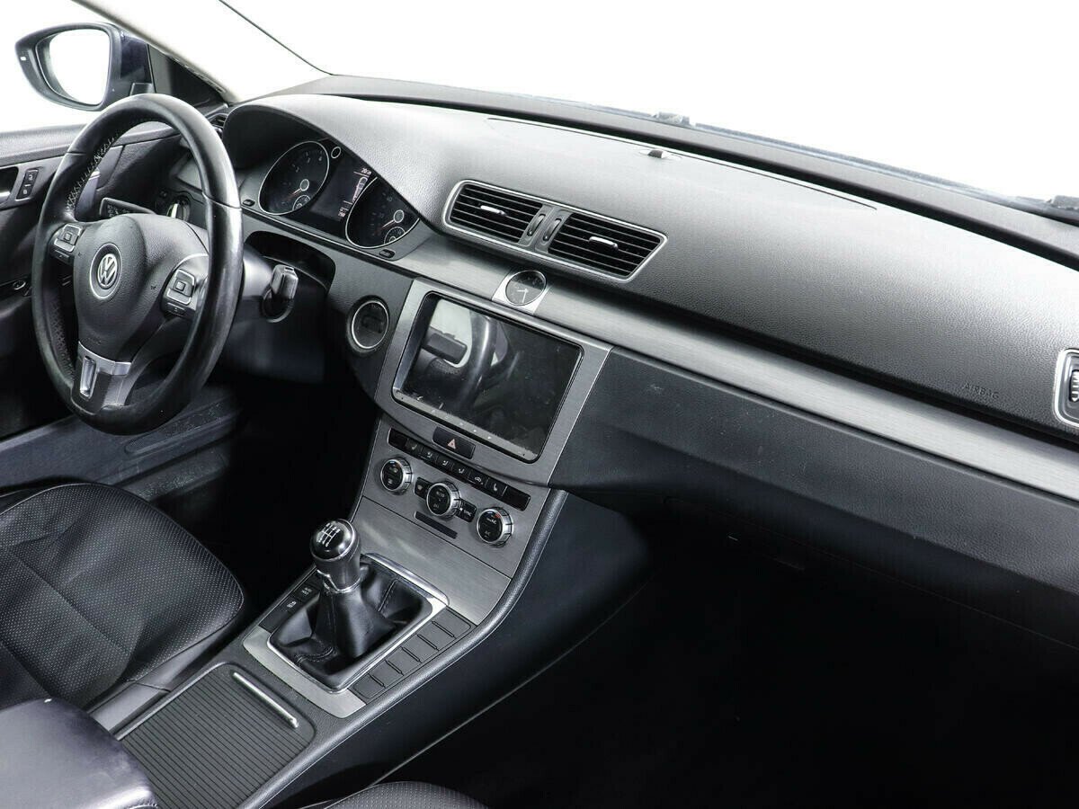 Volkswagen Passat 1.8 МКПП, 2011, 151 000 км фото 9