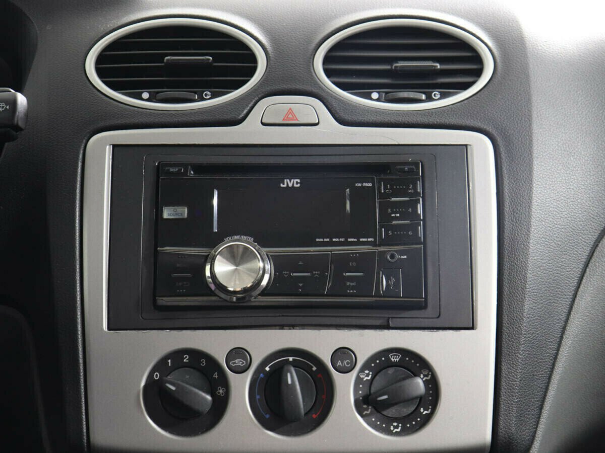 Ford Focus 1.6 МКПП, 2011, 154 000 км фото 9