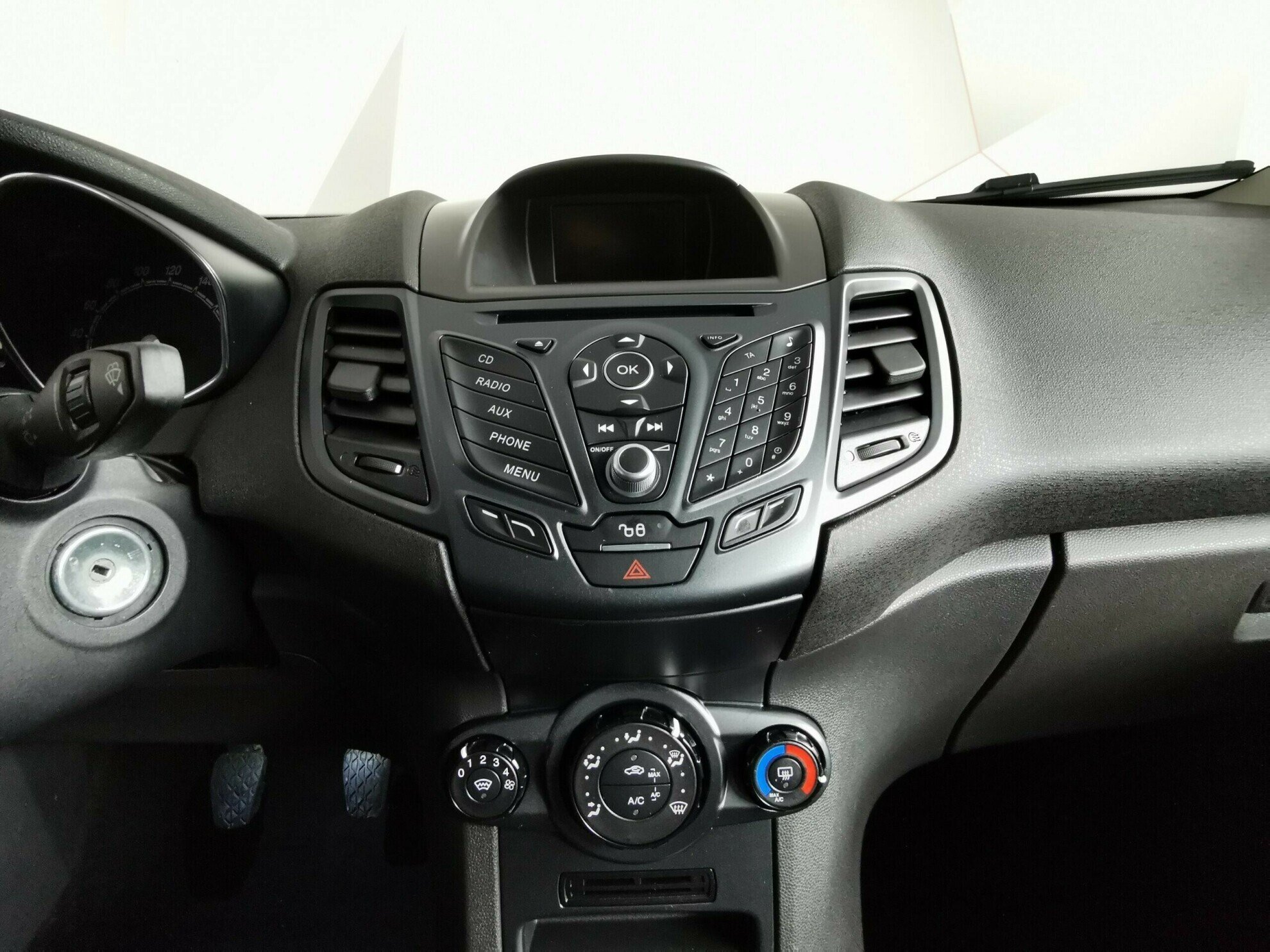 Ford Fiesta 1.6 МКПП, 2017, 74 000 км фото 9