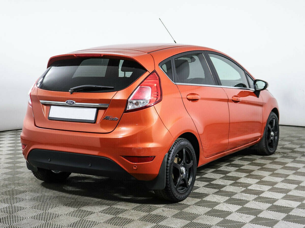 Ford Fiesta 1.6 РКПП, 2015, 110 000 км фото 3
