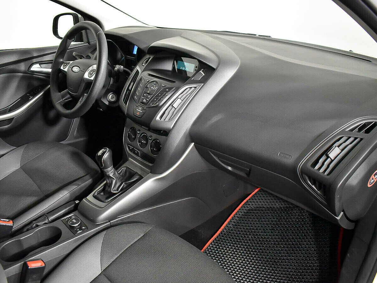 Ford Focus 1.6 МКПП, 2014, 114 000 км фото 7