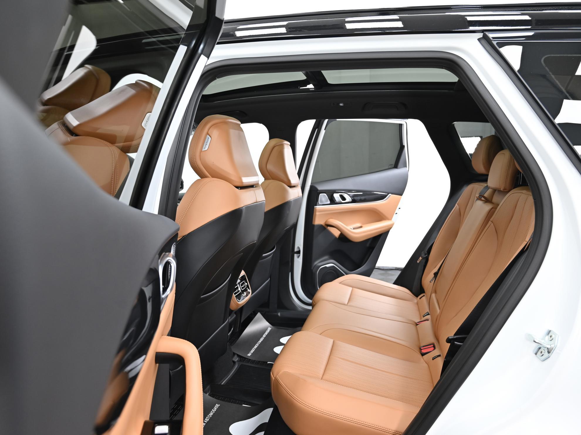 Geely Atlas Flagship 1.5 РКПП, 2025, 5 600 км фото 17