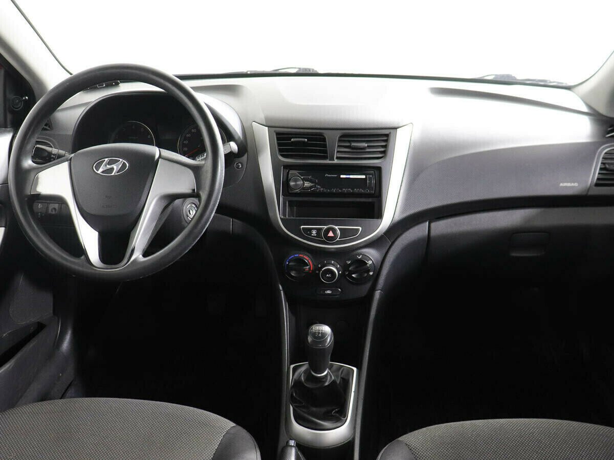 Hyundai Solaris 1.4 МКПП, 2013, 127 000 км фото 5