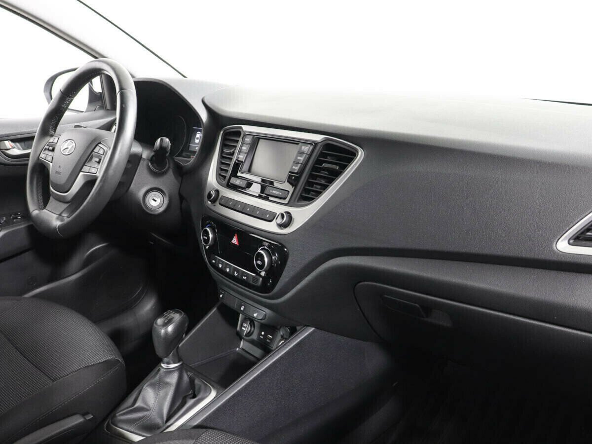 Hyundai Solaris 1.6 МКПП, 2018, 62 000 км фото 6