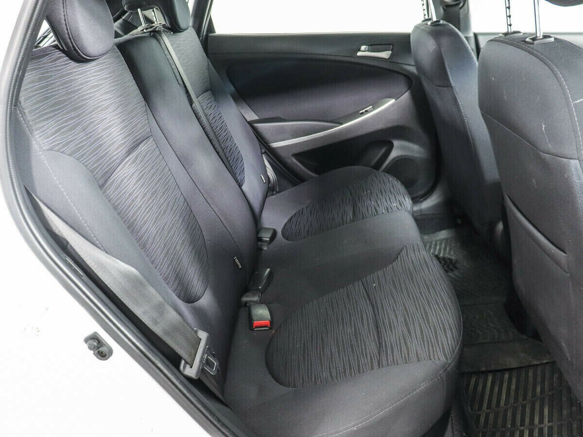 Hyundai Solaris 1.4 АКПП, 2015, 97 000 км фото 7