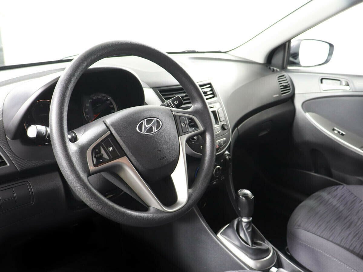 Hyundai Solaris 1.6 МКПП, 2017, 73 000 км фото 8