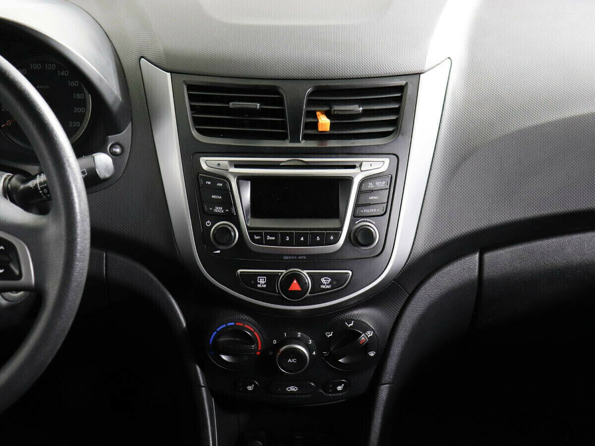 Hyundai Solaris 1.6 МКПП, 2017, 78 000 км фото 7