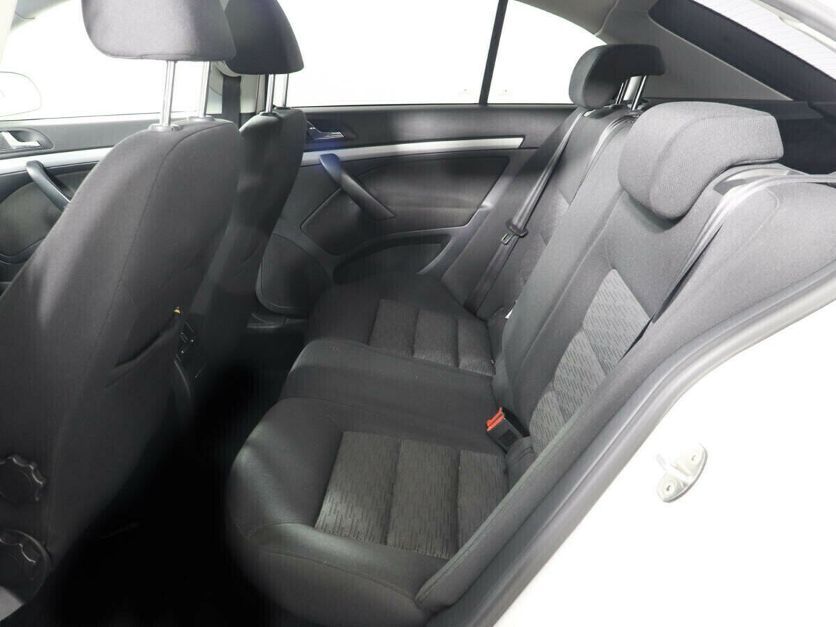 Skoda Octavia 1.8 РКПП, 2012, 144 000 км фото 6