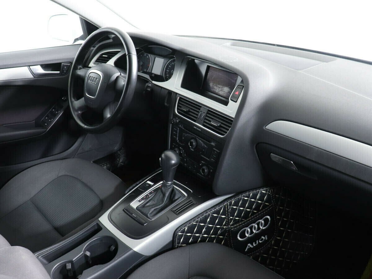 Audi A4 2.0 РКПП, 2011, 148 000 км фото 8