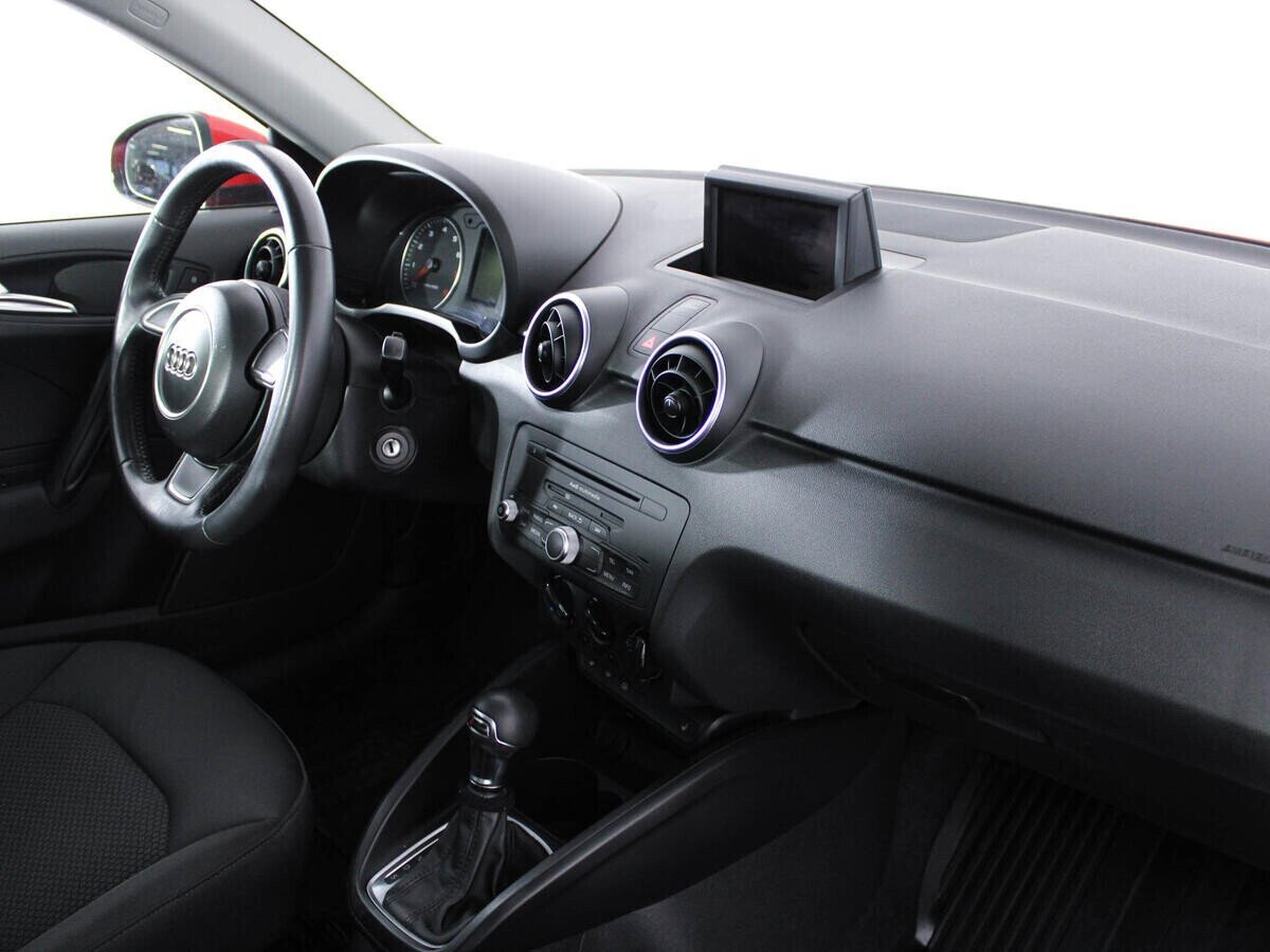 Audi A1 1.0 РКПП, 2014, 116 000 км фото 8