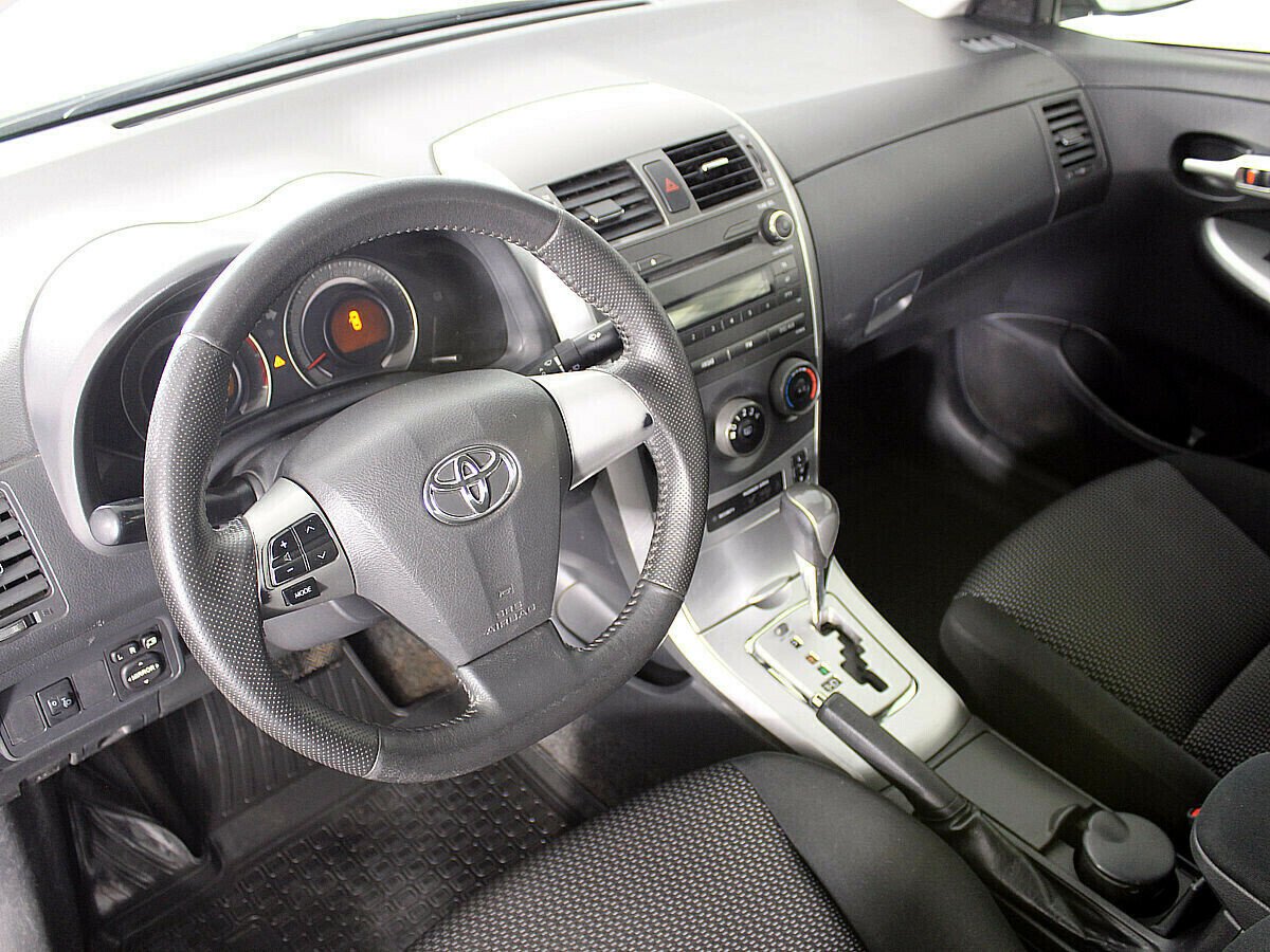 Toyota Corolla 1.6 АКПП, 2011, 148 000 км фото 8