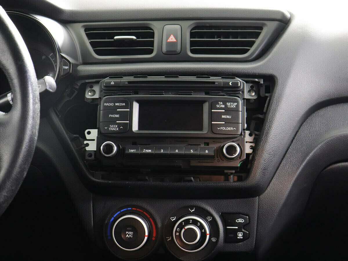 Kia Rio 1.4 МКПП, 2014, 112 000 км фото 9