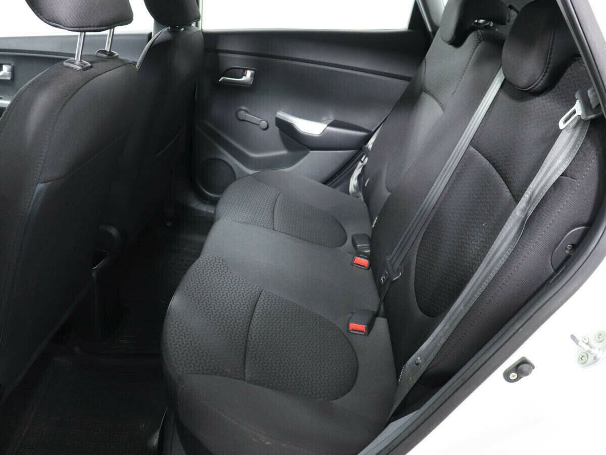 Kia Rio 1.4 МКПП, 2014, 122 000 км фото 9