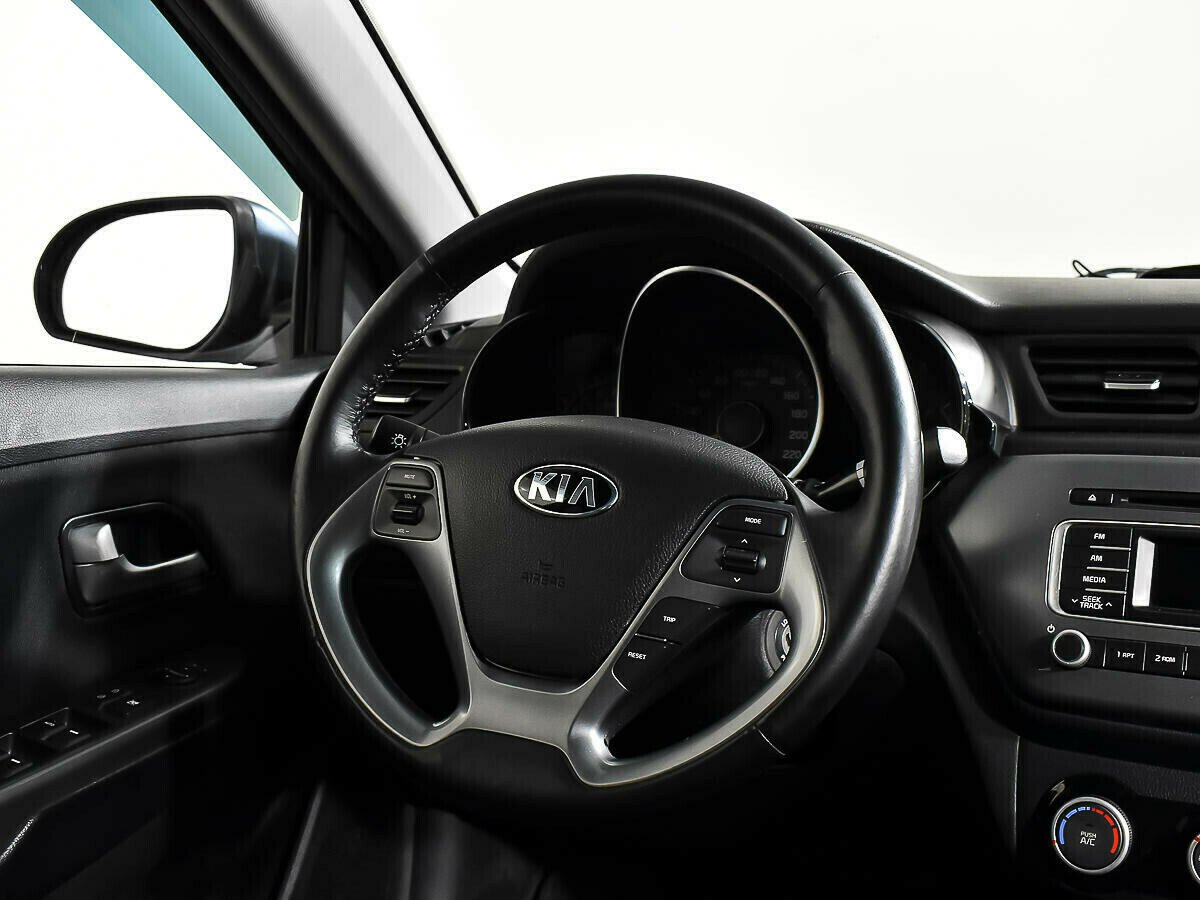 Kia Rio 1.6 АКПП, 2015, 106 000 км фото 5