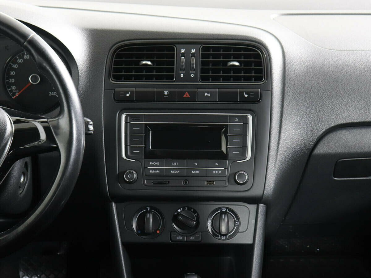 Volkswagen Polo 1.6 АКПП, 2016, 87 000 км фото 7