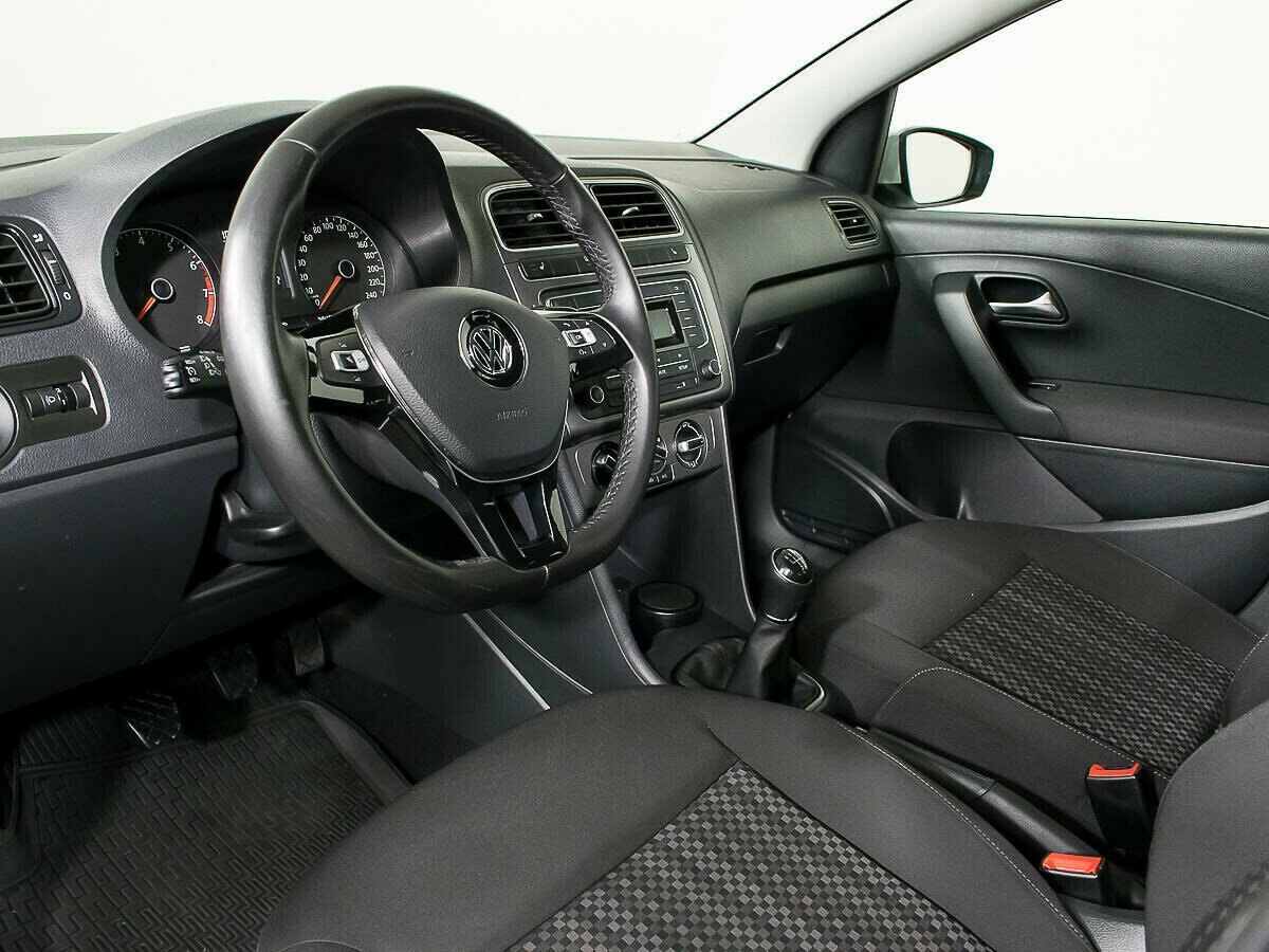 Volkswagen Polo 1.6 МКПП, 2016, 86 000 км фото 10