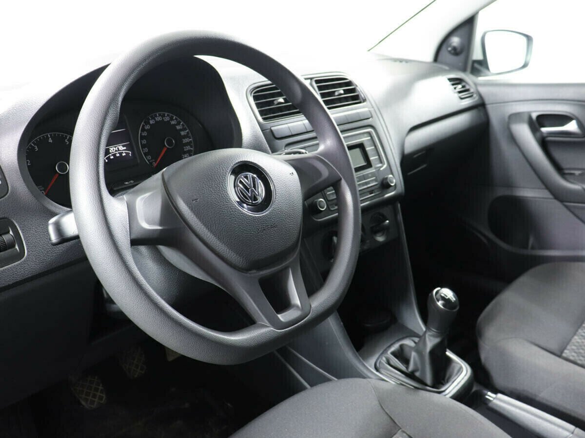 Volkswagen Polo 1.6 МКПП, 2017, 74 000 км фото 9