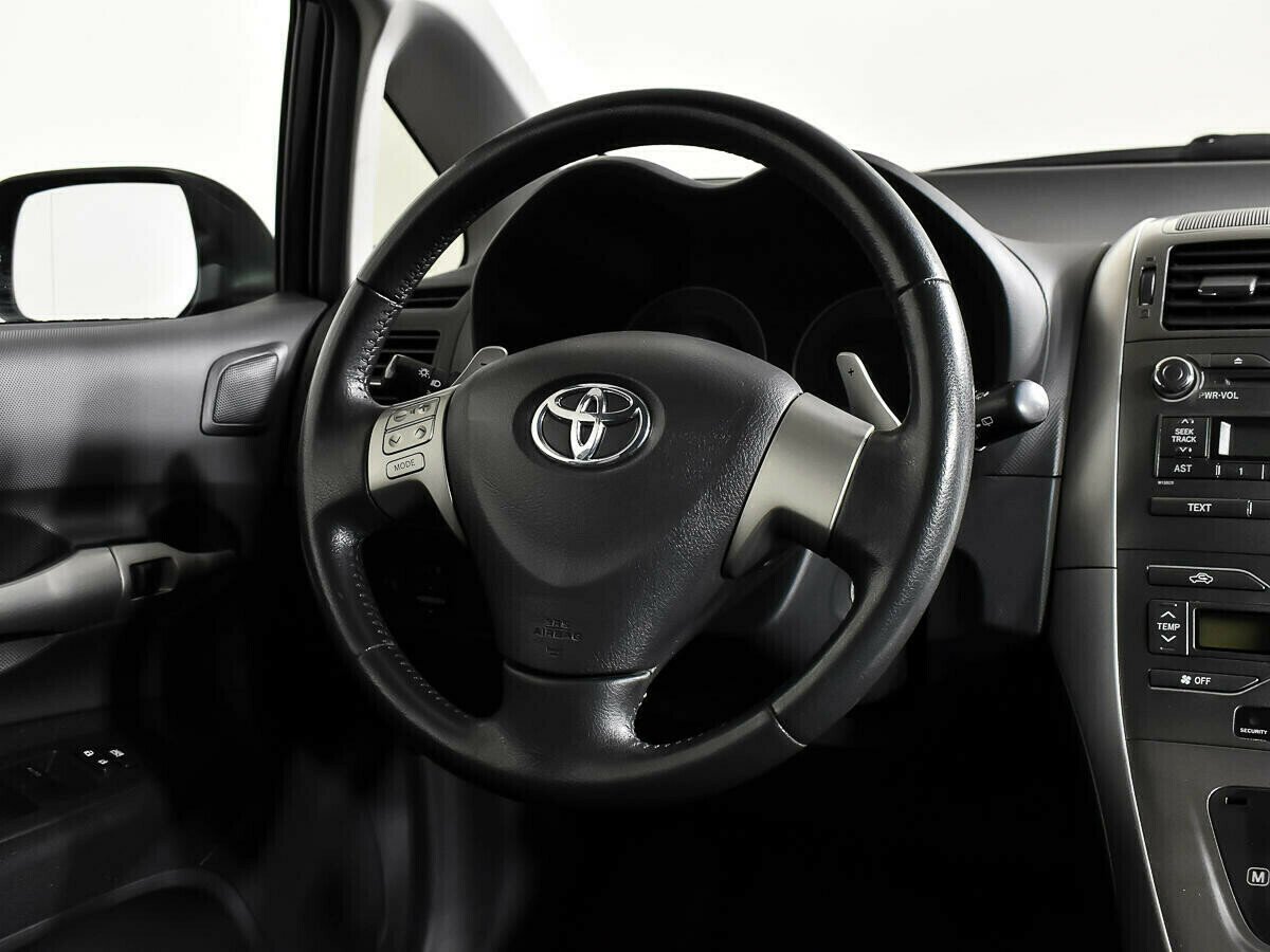 Toyota Auris 1.6 РКПП, 2008, 193 000 км фото 5