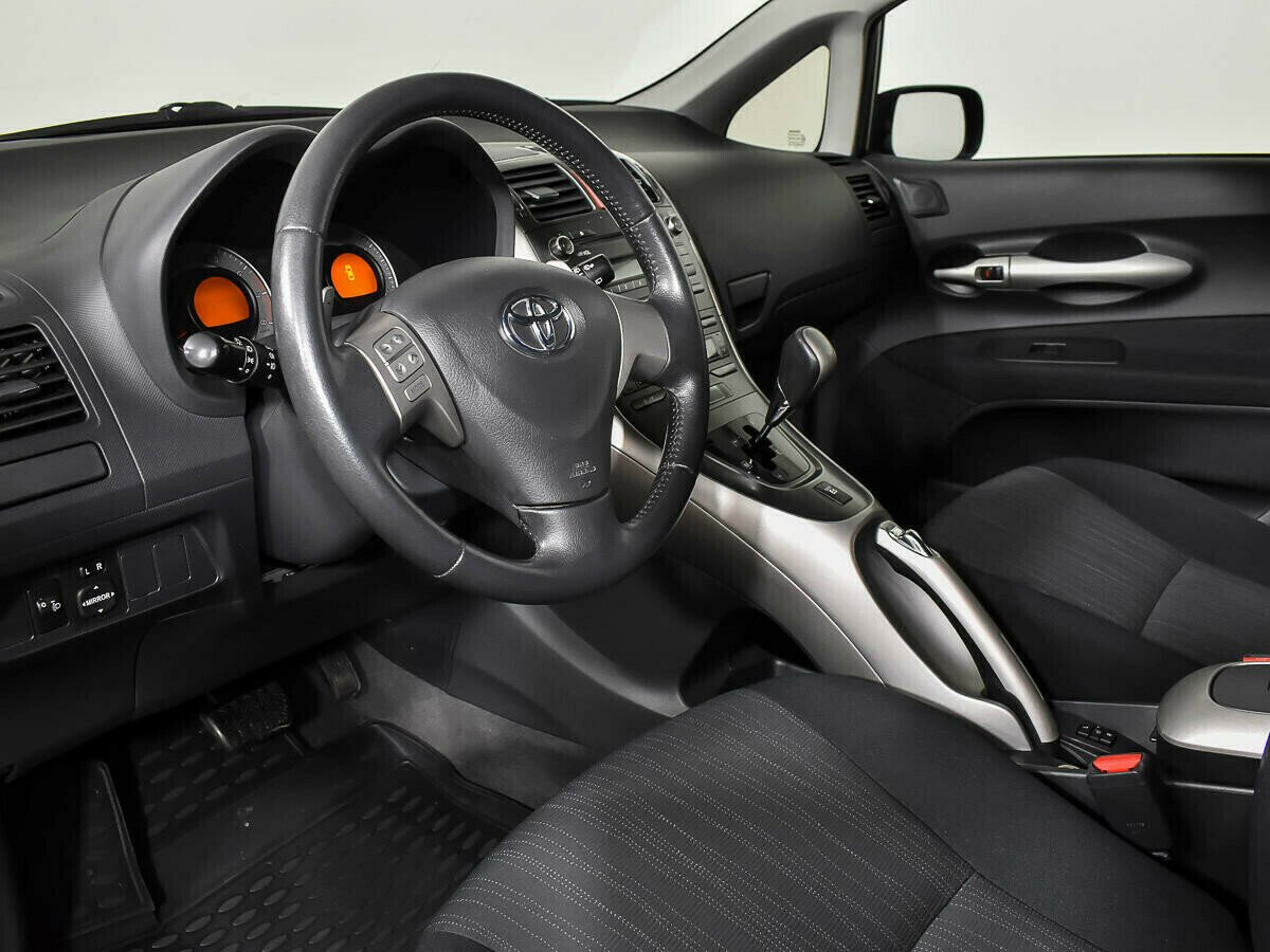 Toyota Auris 1.6 РКПП, 2008, 193 000 км фото 9