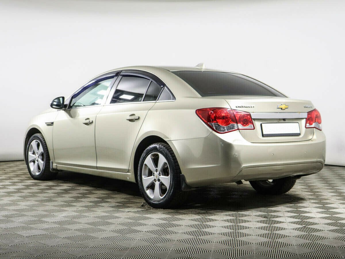Chevrolet Cruze 1.8 АКПП, 2012, 136 000 км фото 3