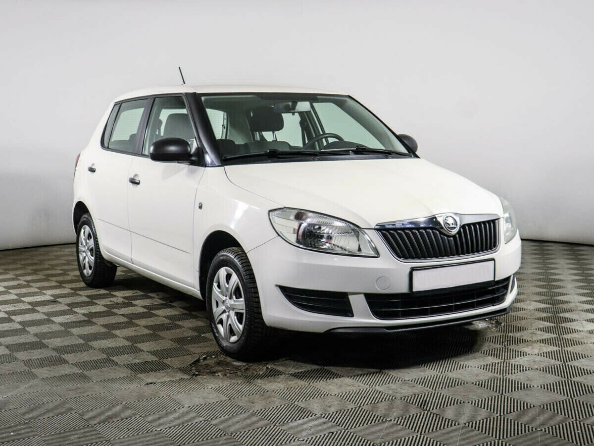 Skoda Fabia 1.6 АКПП, 2013, 130 000 км фото 2