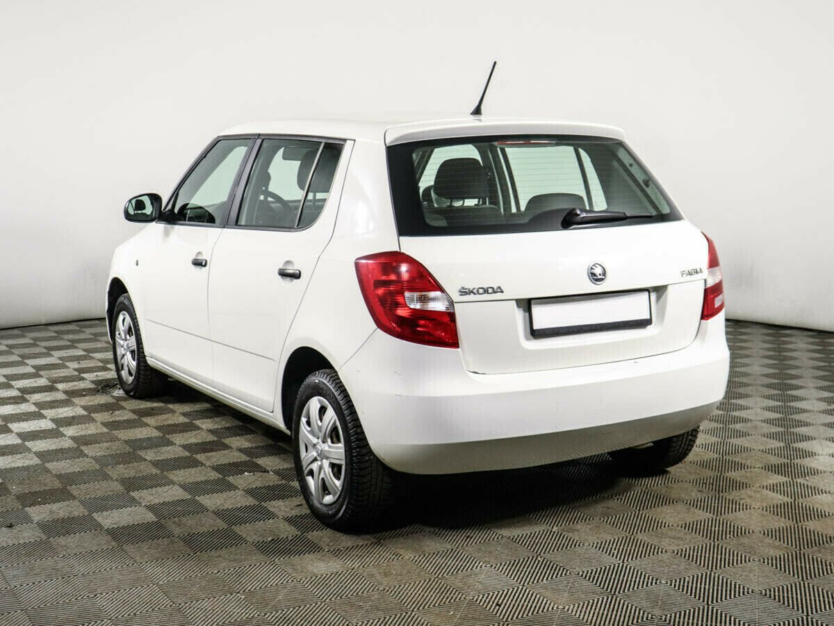 Skoda Fabia 1.6 АКПП, 2013, 130 000 км фото 4