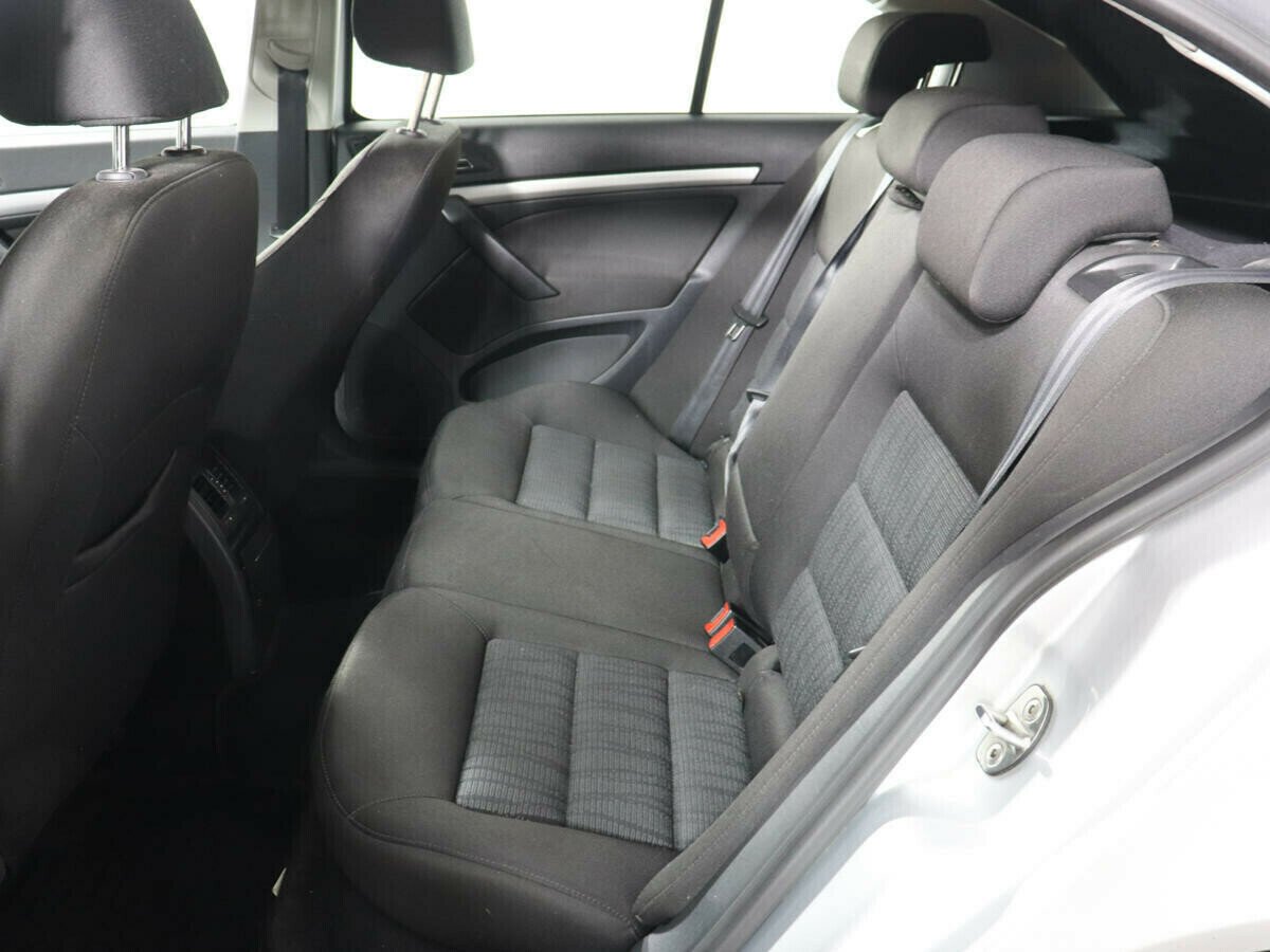 Skoda Octavia 1.8 РКПП, 2011, 153 000 км фото 6