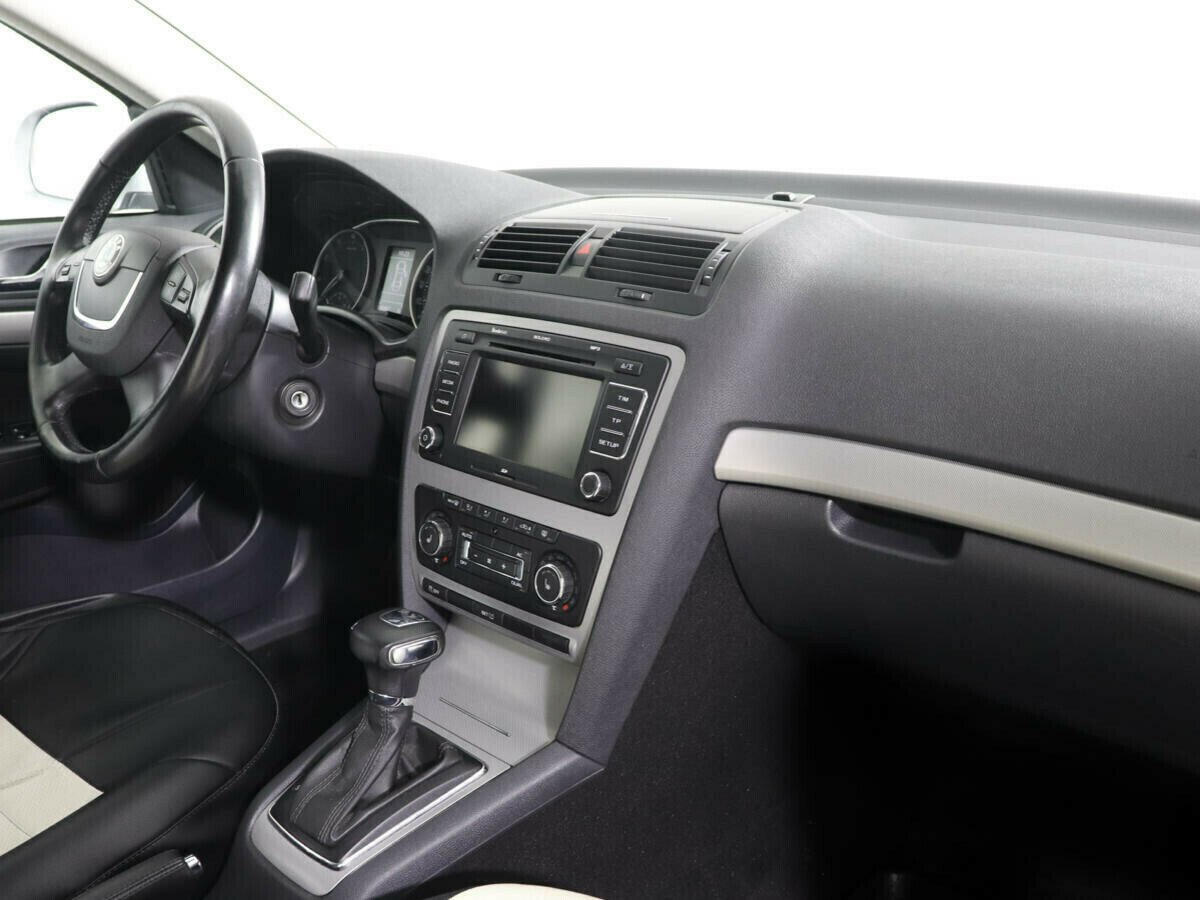 Skoda Octavia 1.8 АКПП, 2012, 138 000 км фото 7