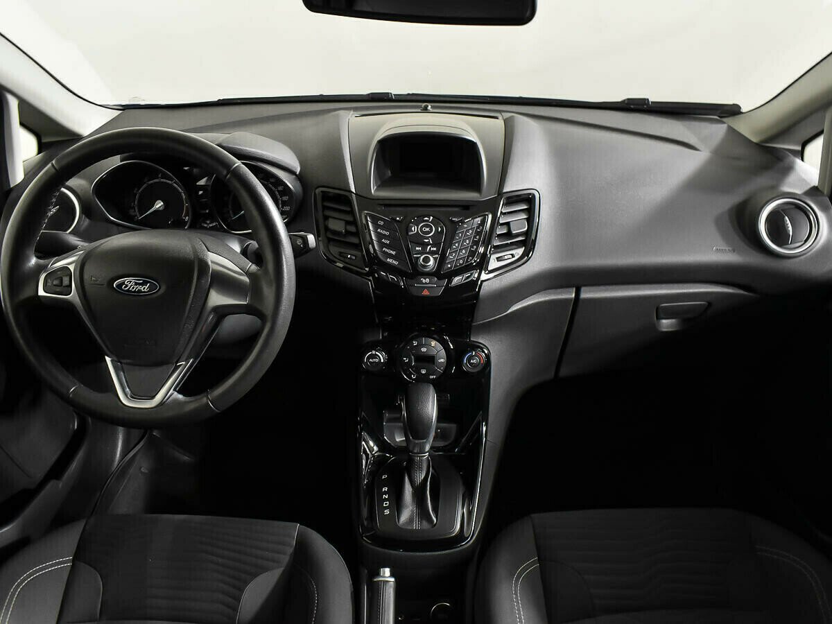 Ford Fiesta 1.6 РКПП, 2015, 106 000 км фото 7