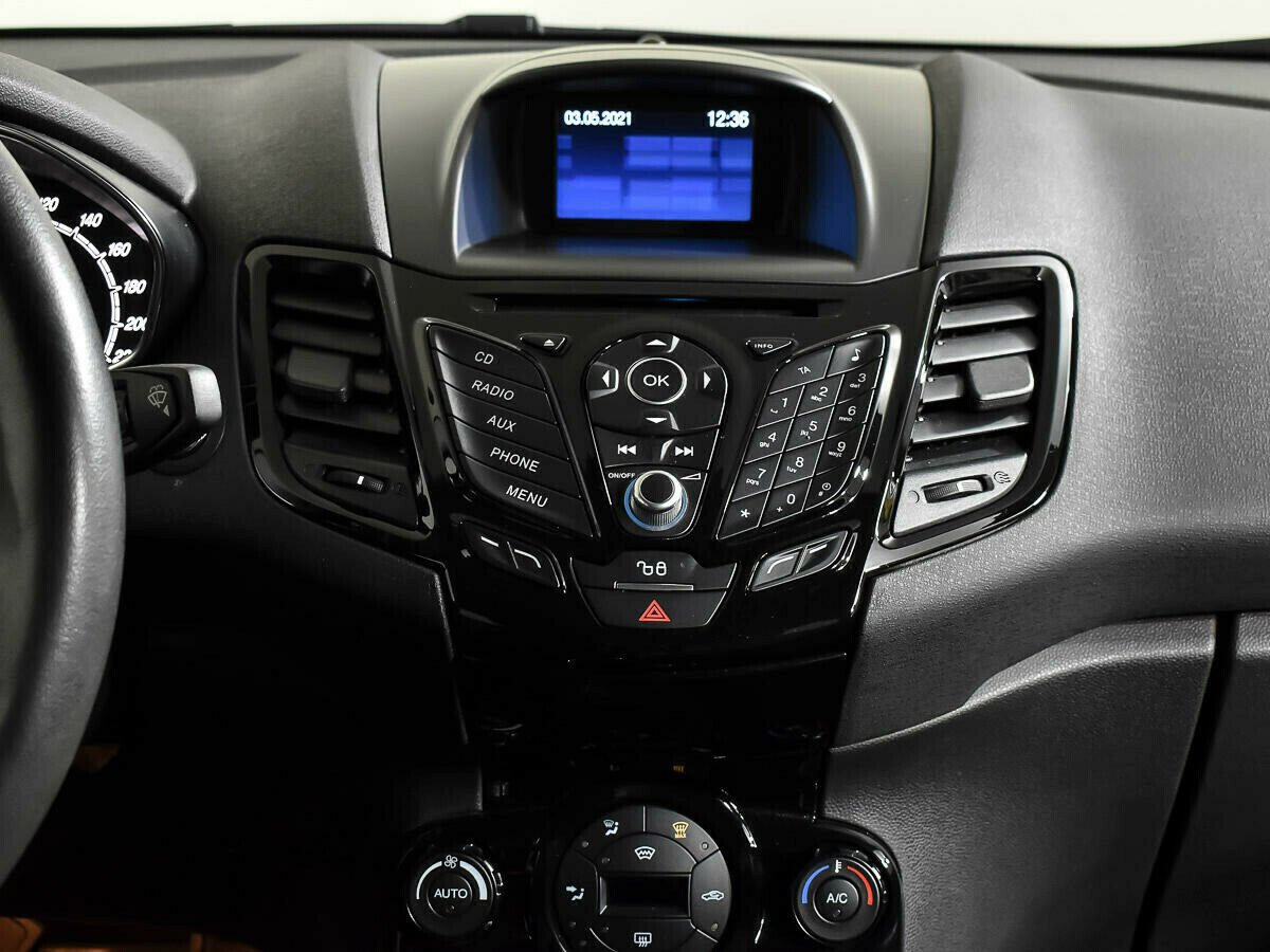 Ford Fiesta 1.6 РКПП, 2015, 106 000 км фото 9