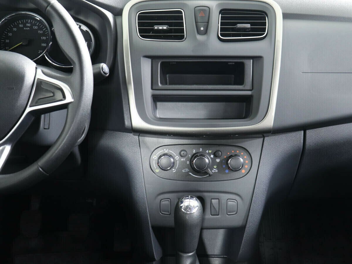 Renault Logan 1.6 МКПП, 2019, 62 000 км фото 7