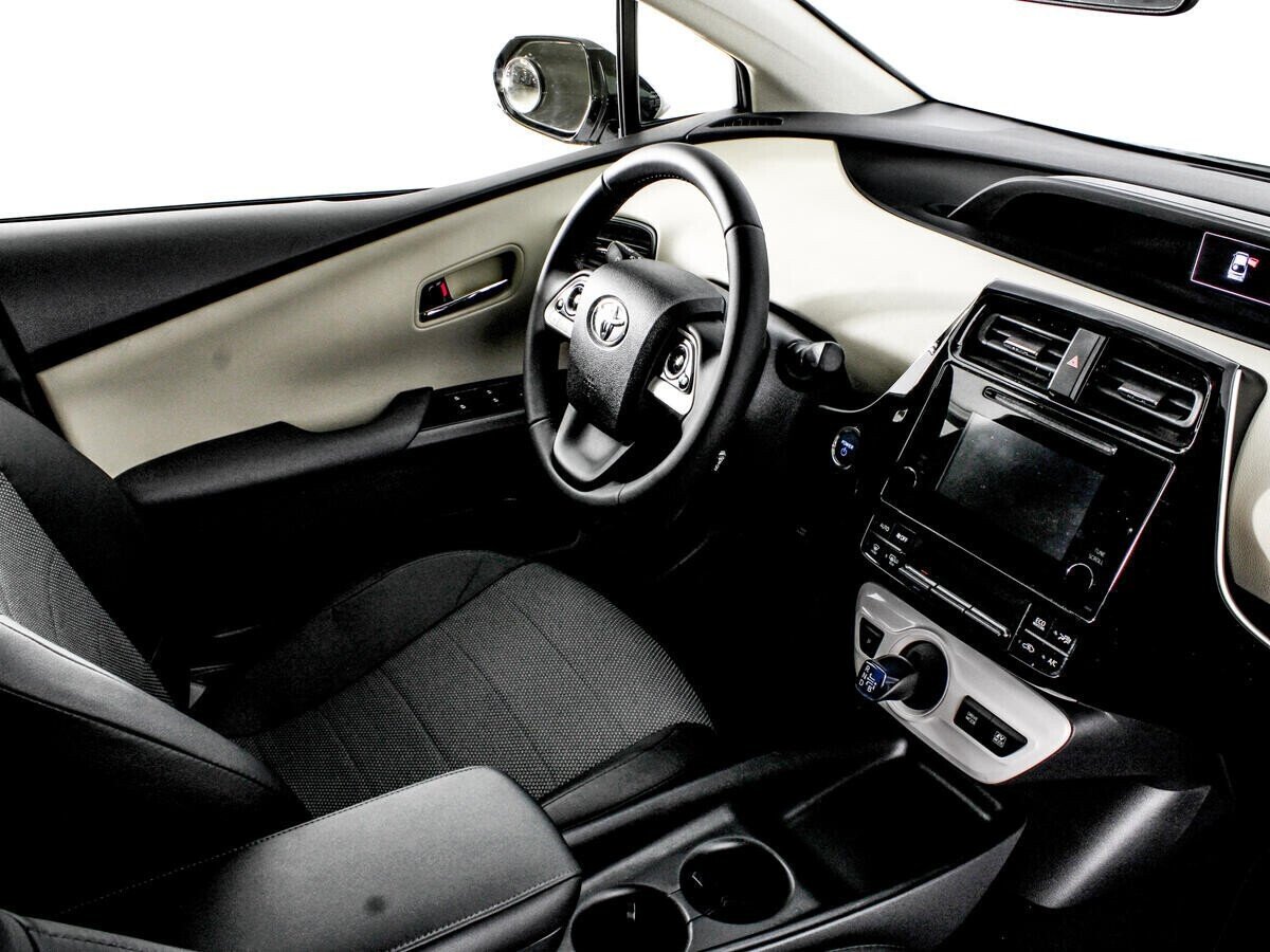 Toyota Prius 1.8 АКПП, 2016, 85 000 км фото 8