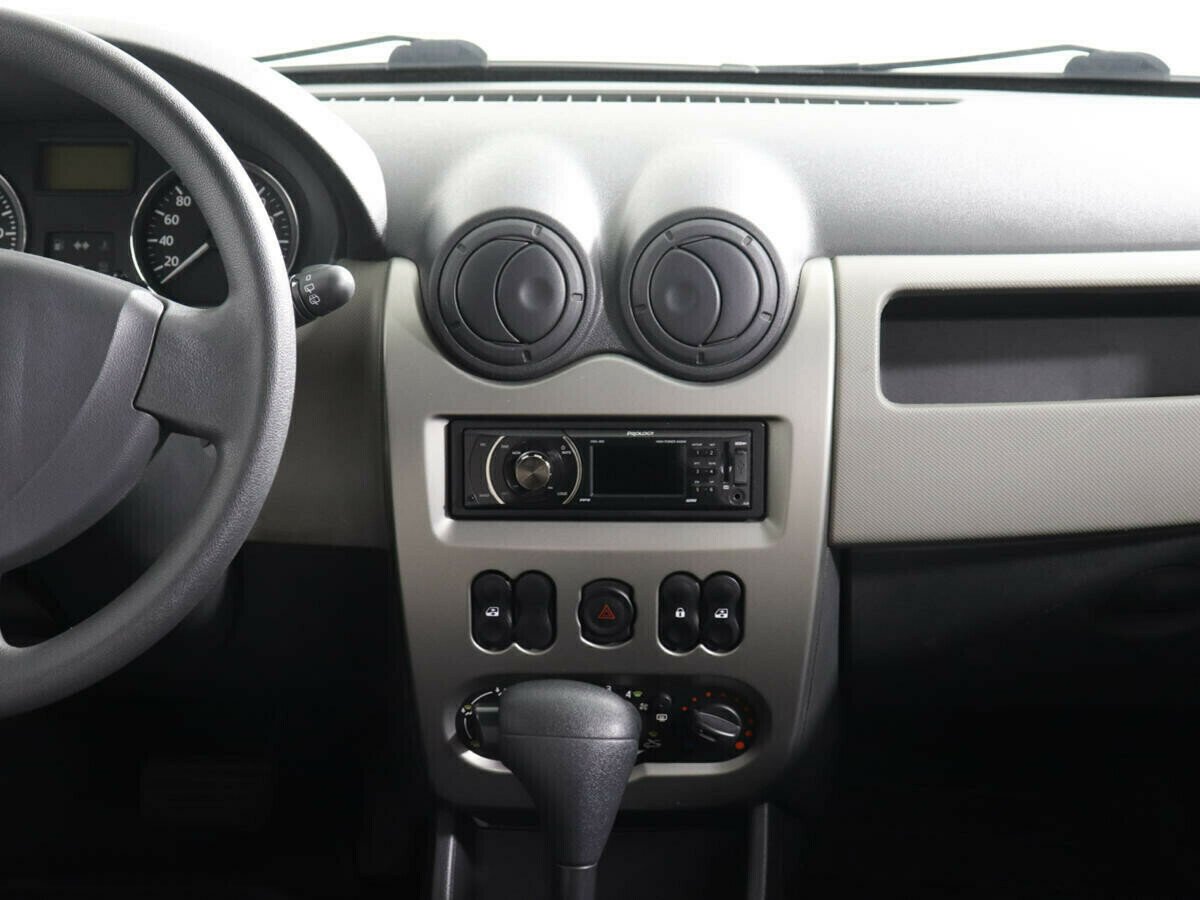 Renault Sandero 1.2 МКПП, 2013, 120 000 км фото 8