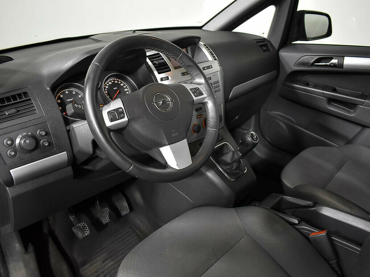 Opel Zafira 1.8 МКПП, 2014, 112 000 км фото 5