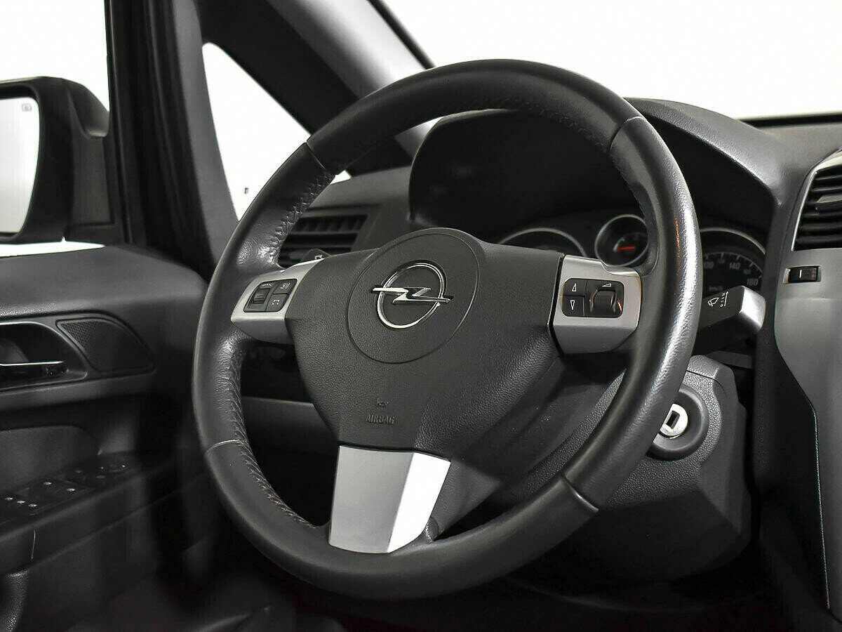 Opel Zafira 1.8 МКПП, 2014, 112 000 км фото 8