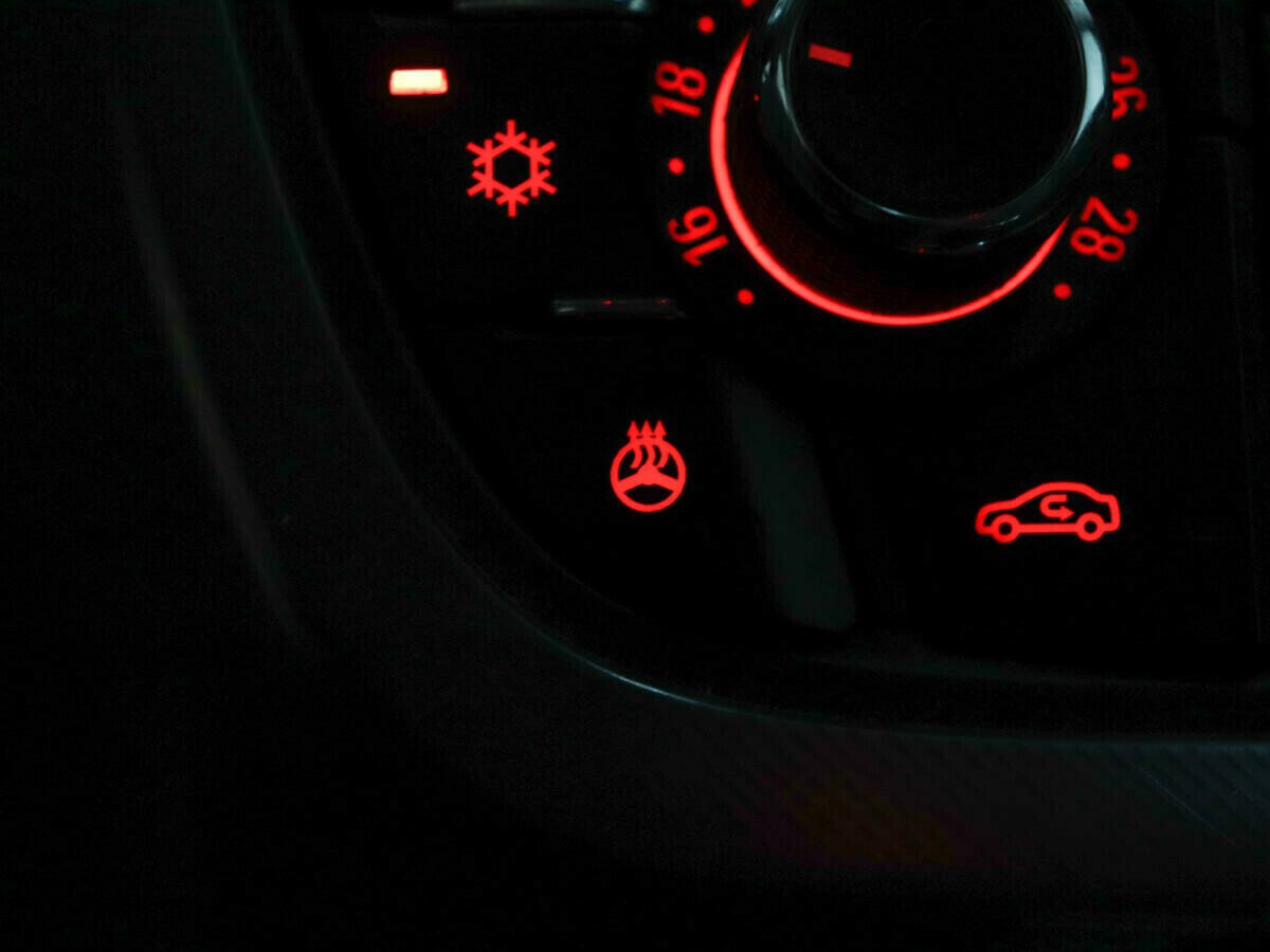 Opel Astra 1.3 МКПП, 2010, 158 000 км фото 9