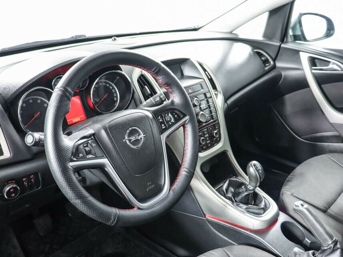 Opel Astra 1.6 МКПП, 2011, 150 000 км фото 5