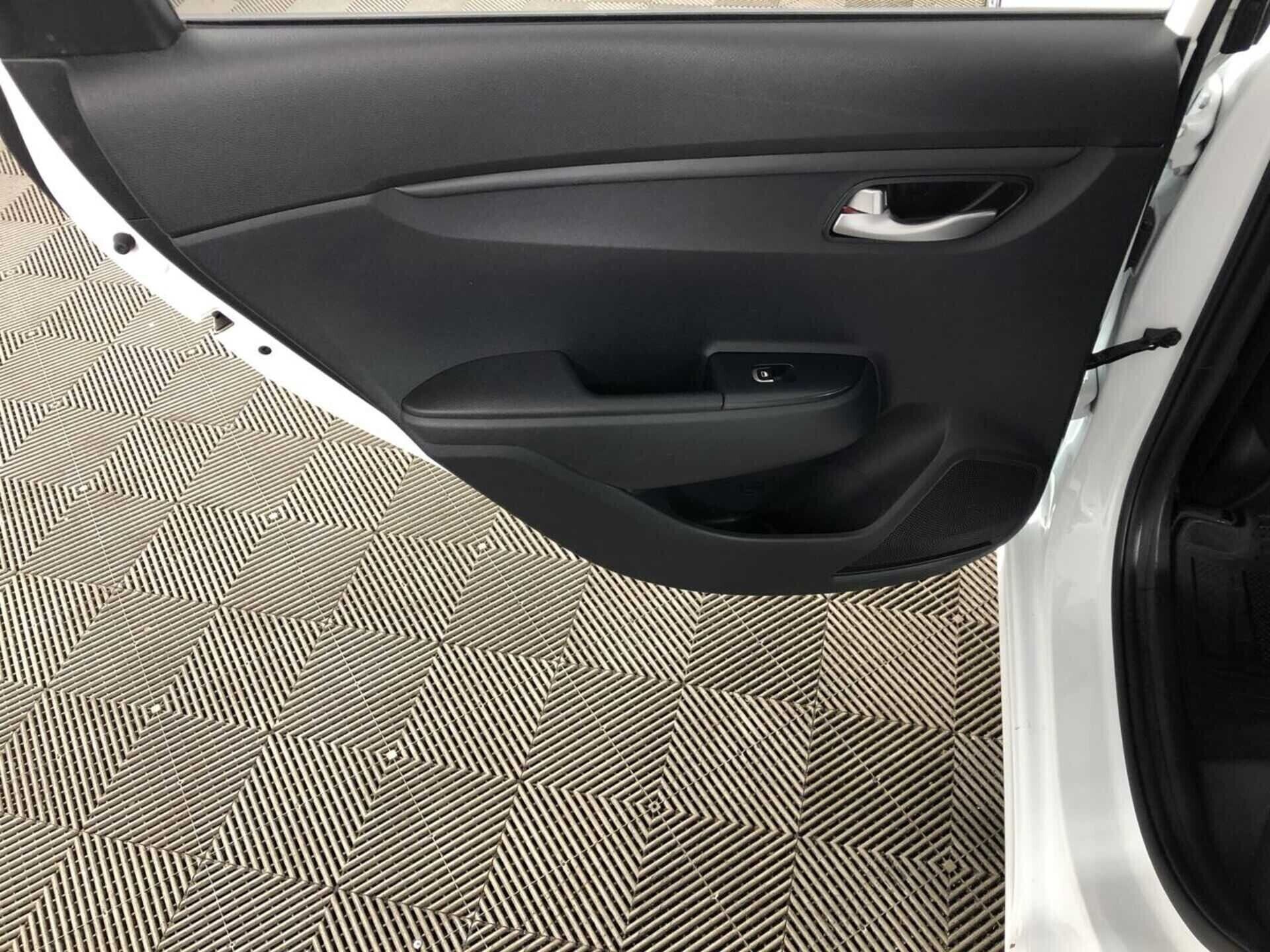 Kia Rio 1.6 МКПП, 2019, 55 000 км фото 12