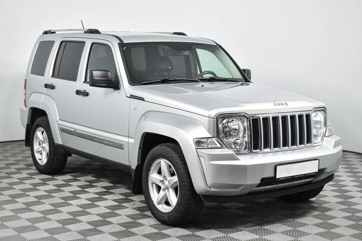 Jeep Cherokee 2.8 АКПП, 2012, 136 000 км фото 3