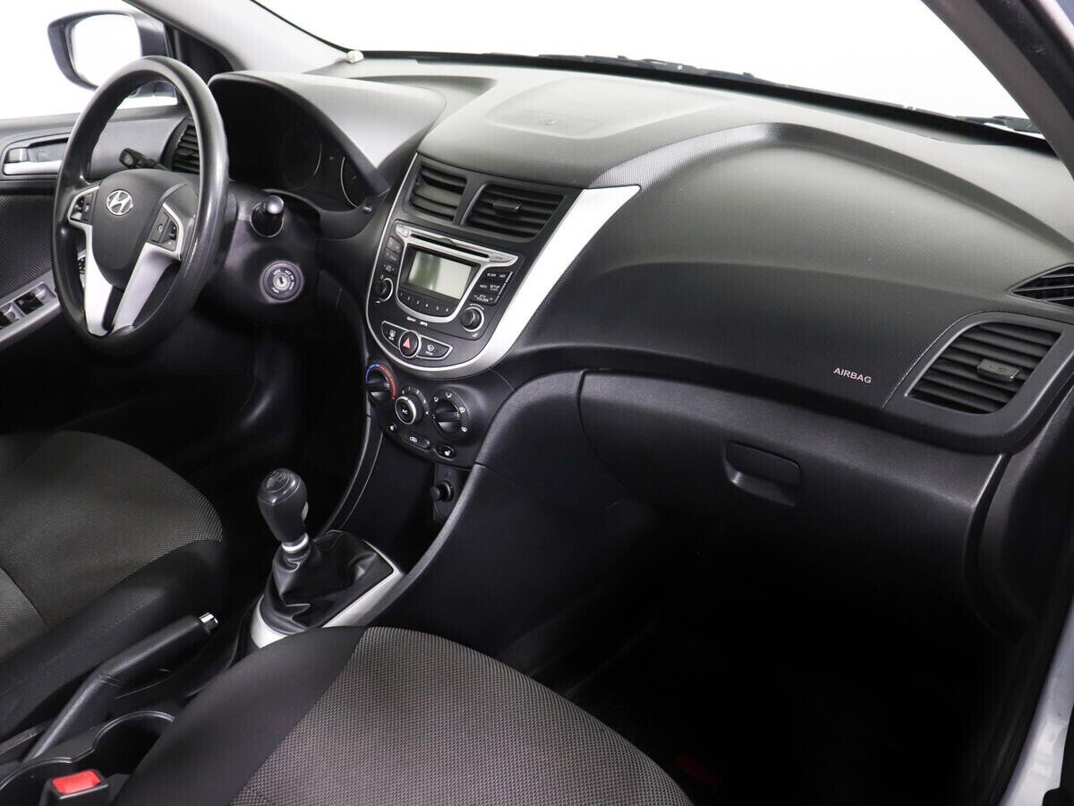 Hyundai Solaris 1.4 МКПП, 2012, 138 000 км фото 9