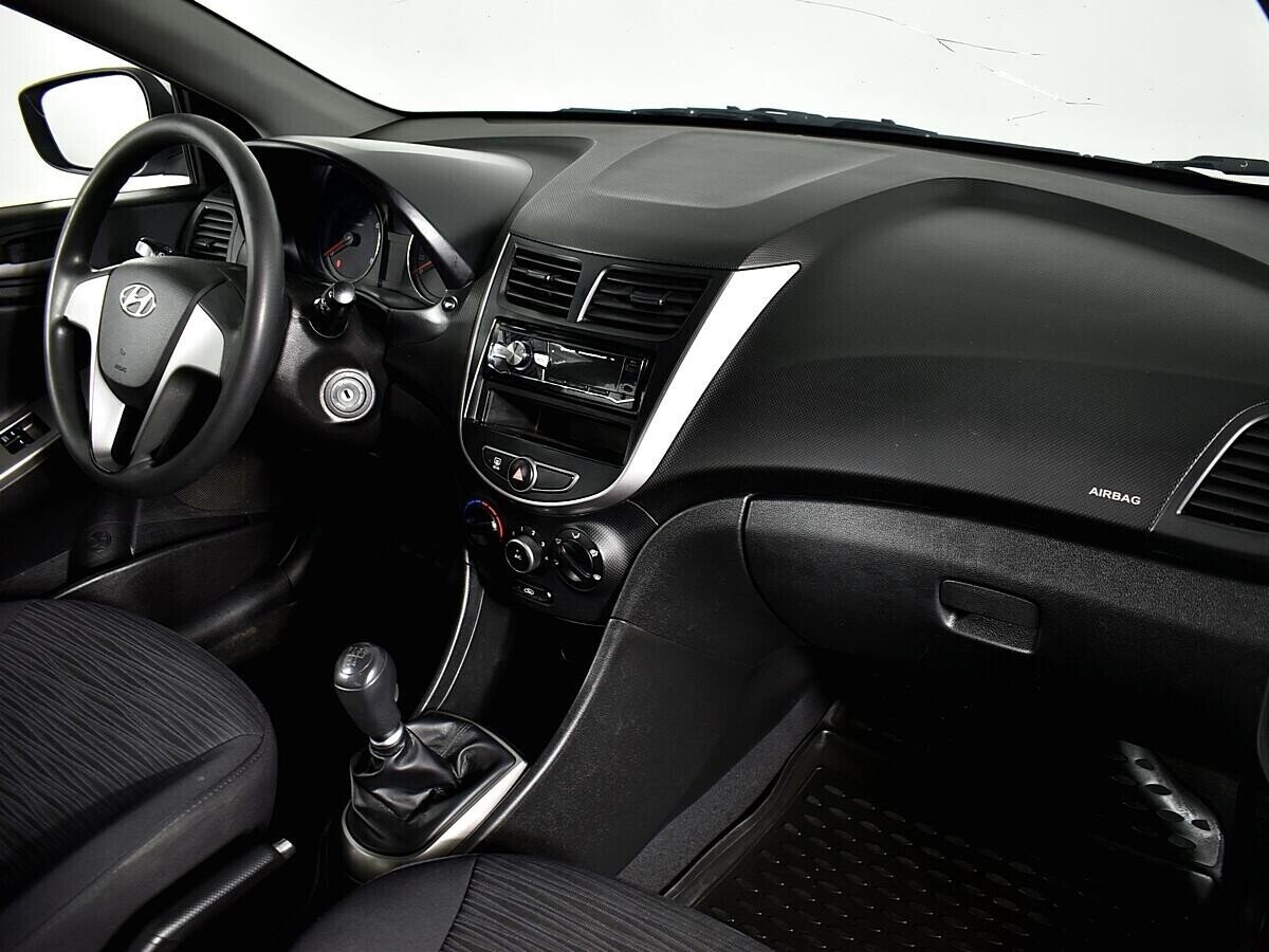 Hyundai Solaris 1.4 МКПП, 2016, 94 000 км фото 11