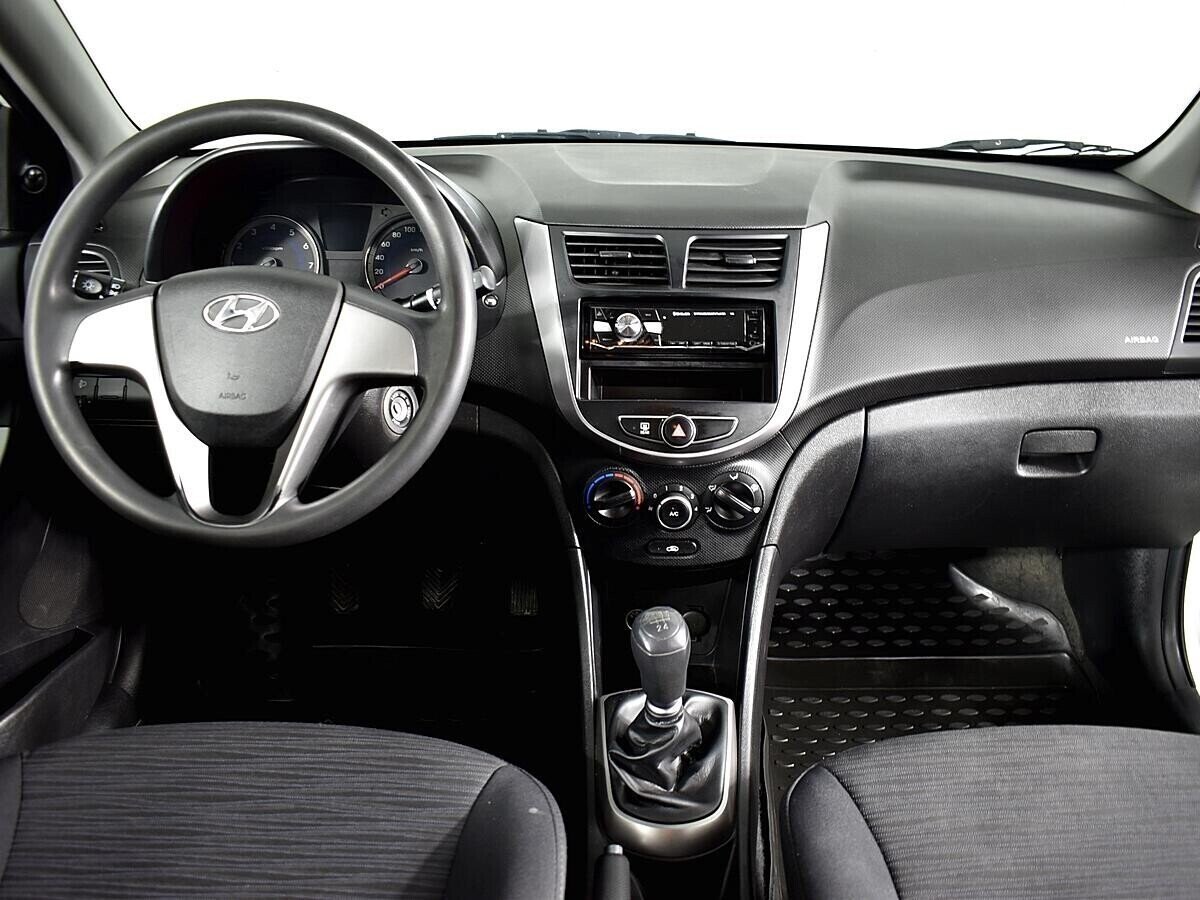Hyundai Solaris 1.4 МКПП, 2016, 94 000 км фото 13