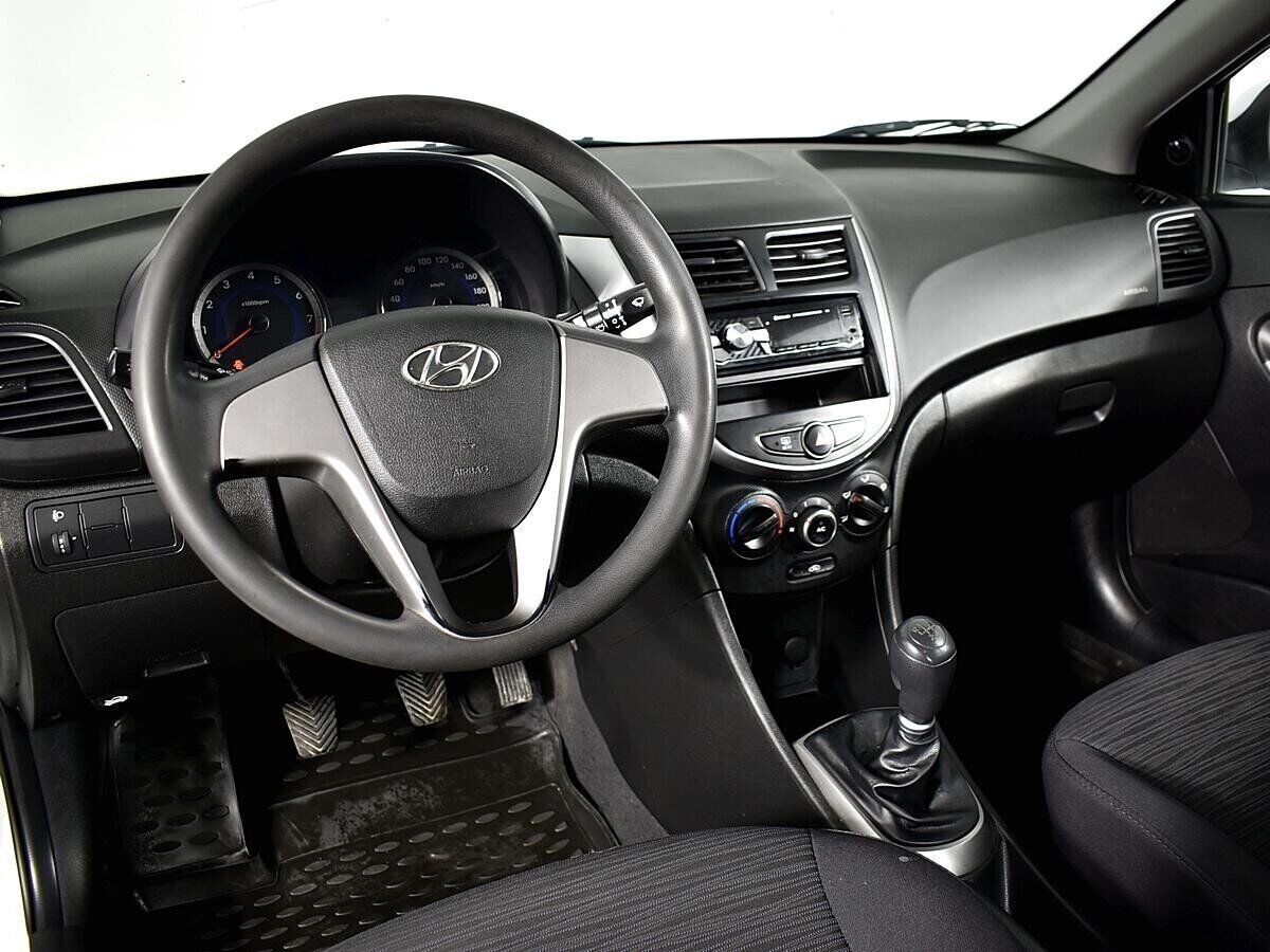 Hyundai Solaris 1.4 МКПП, 2016, 94 000 км фото 15
