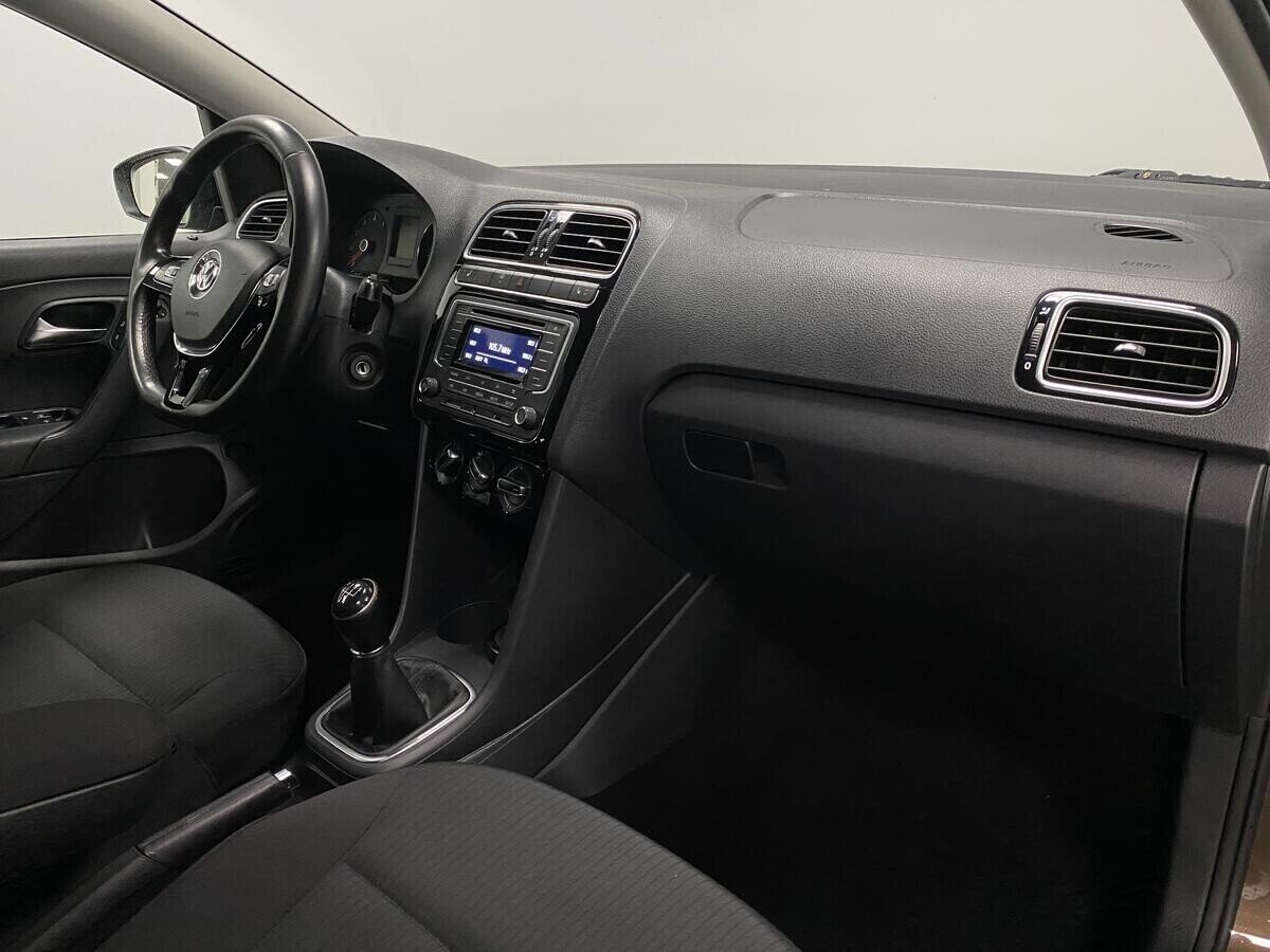 Volkswagen Polo 1.6 МКПП, 2017, 80 000 км фото 12