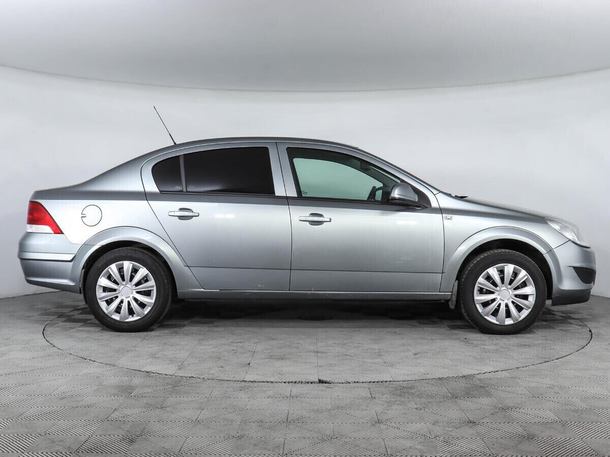 Opel Astra 1.3 МКПП, 2012, 146 000 км фото 4