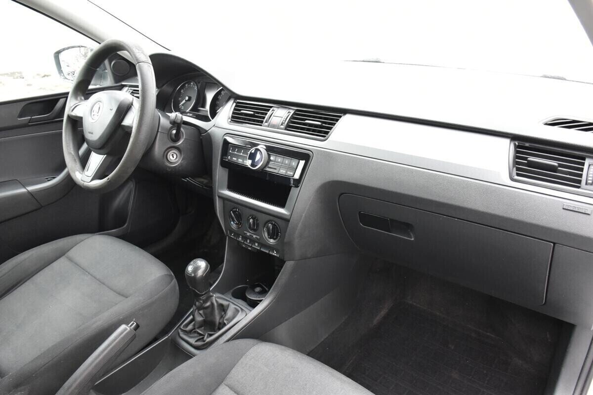 Skoda Rapid 1.4 МКПП, 2015, 100 000 км фото 9
