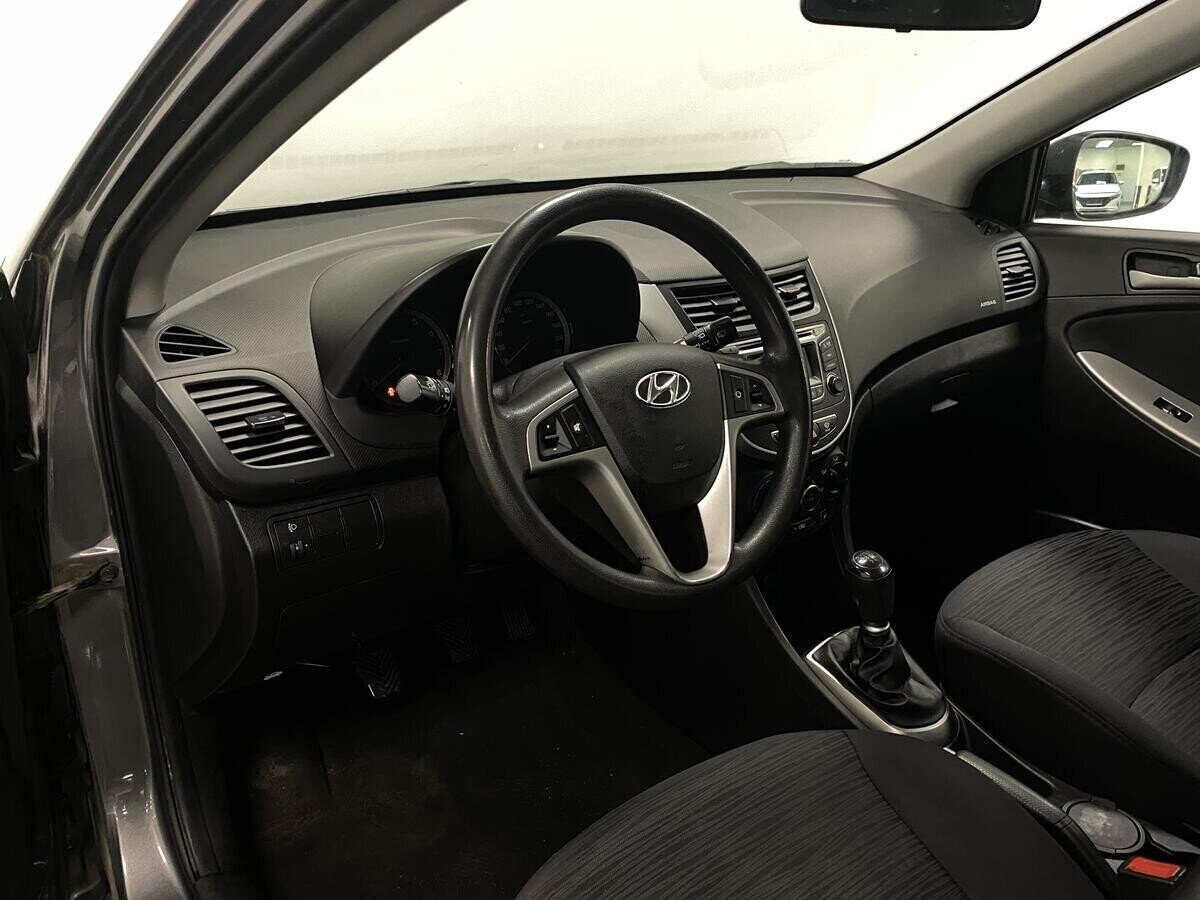Hyundai Solaris 1.4 МКПП, 2015, 110 000 км фото 9