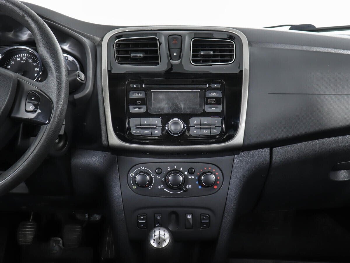 Renault Logan 1.6 МКПП, 2015, 107 000 км фото 12